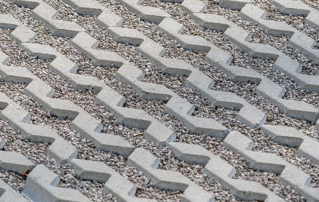 Sierbestrating-limburg-tuinvariant-Grasbetontegel Helix Groovy 60x40x12 Grijs Met Groeven