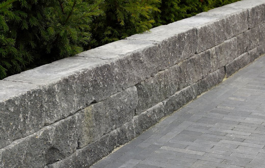 Sierbestrating-limburg-tuinvariant-Carreau 20x5x6 Carbon Intense