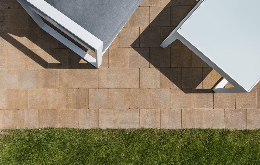 Sierbestrating-limburg-tuinvariant-Carreau 20x20x6 Mocca Dust