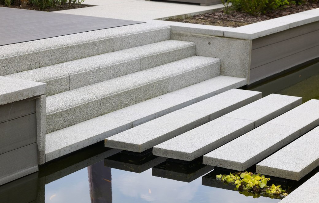 Sierbestrating-limburg-tuinvariant-Rockstone Megatrap 50x15x40 Cm Silver Intense