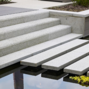 Sierbestrating-limburg-tuinvariant-Rockstone Megatrap 50x15x40 Cm Silver Intense